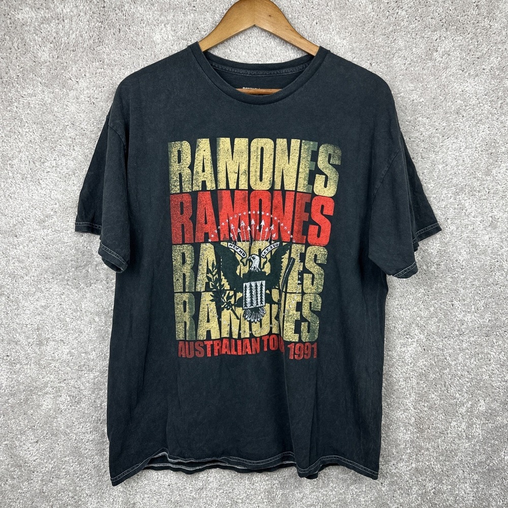 Ramones Australian Tour T-Shirt 1991 Distressed Size Large